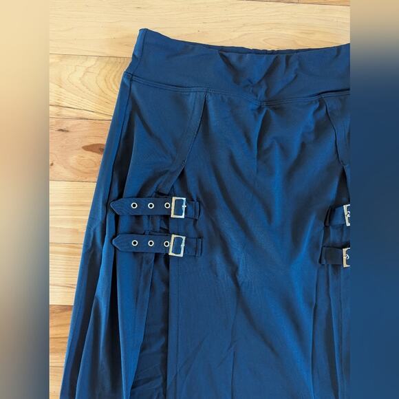 NWT Halara Buckle Skirt Size XS - Picture 3 of 6